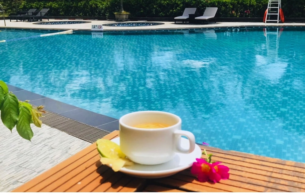 プールサイドバー