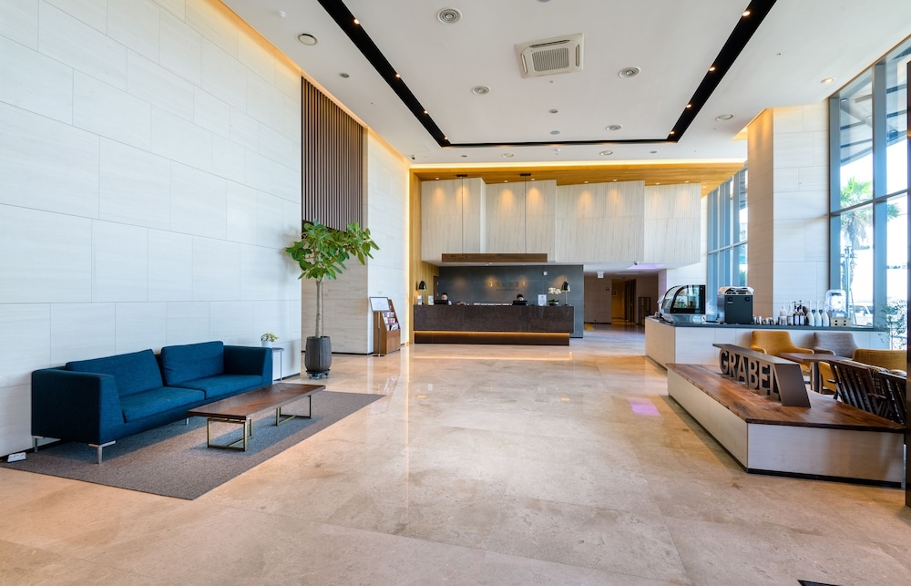 ロビーラウンジ