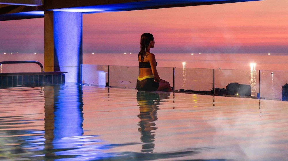 チェックイン / チェックアウト キオスク