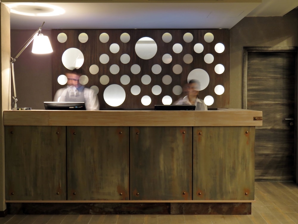 コンシェルジュ デスク