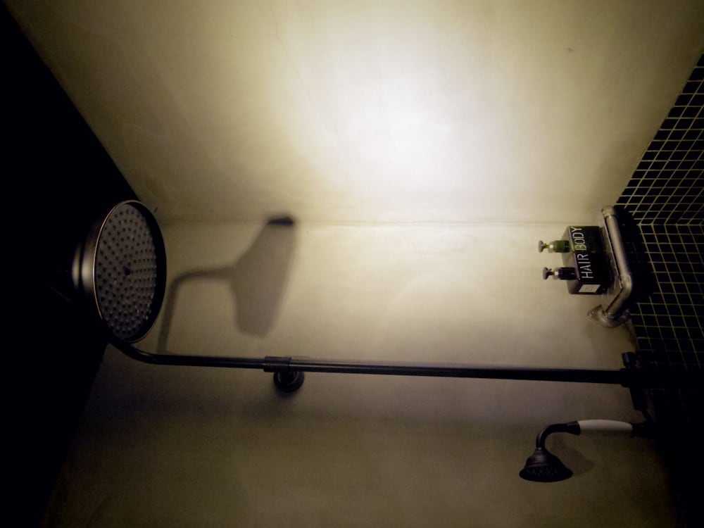 バスルームのシャワー