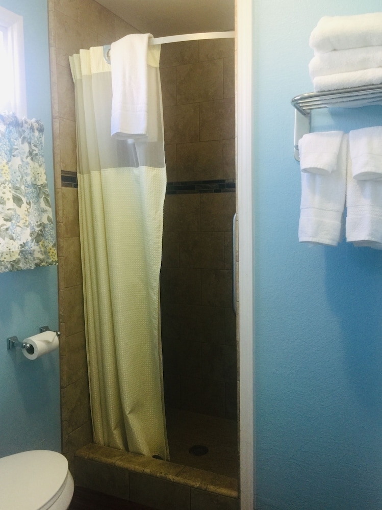 バスルームのシャワー