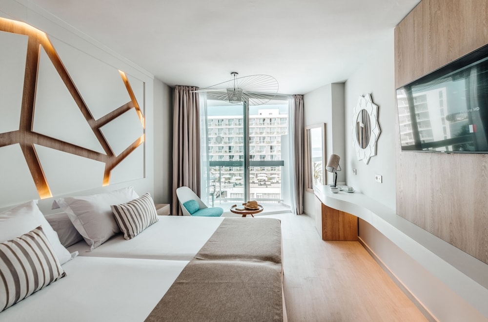 ザ イビサ ツインズ ホテル