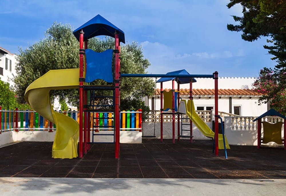 子供用の遊び場 - 屋外