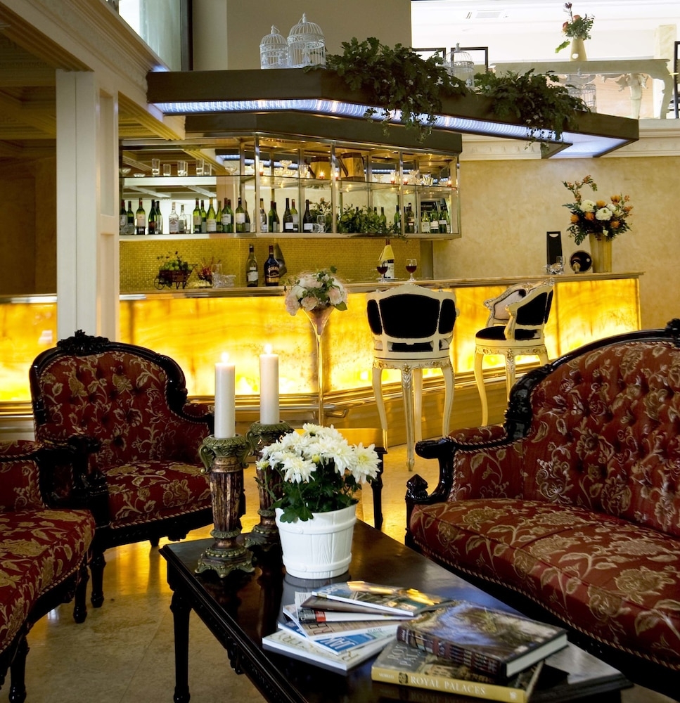 ロビーラウンジ