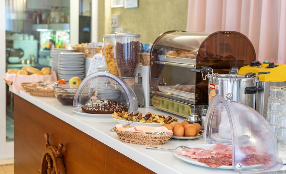 朝食ビュッフェ