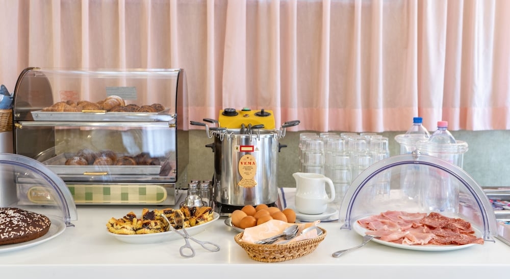 朝食ビュッフェ