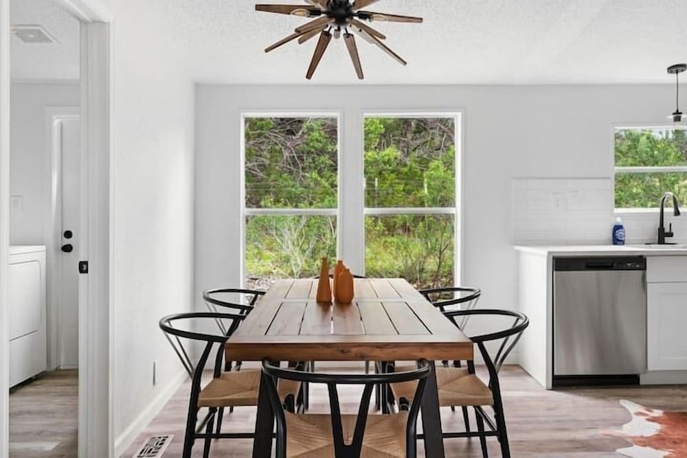 ダイニングルーム