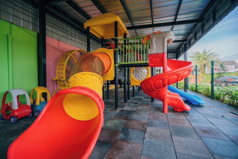 子供用の遊び場 - 屋外