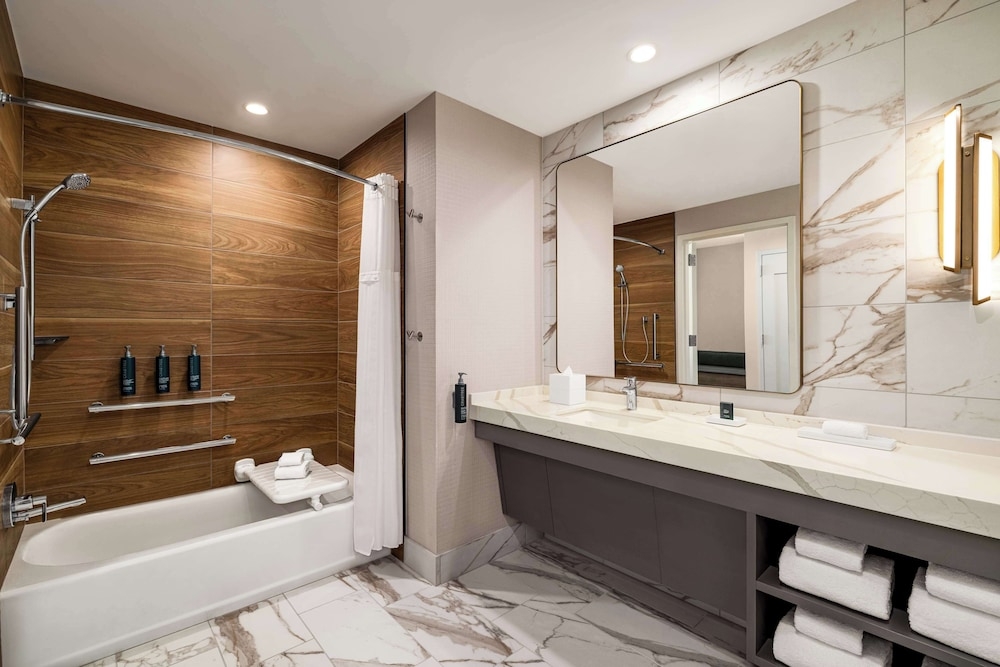 バスルームのシャワー