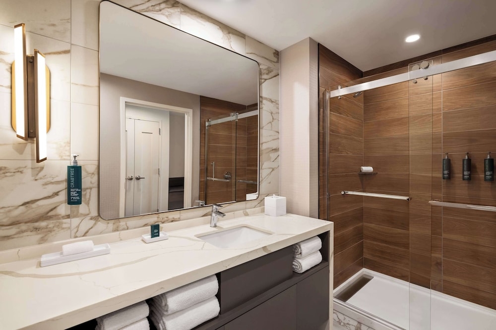 バスルームのシャワー