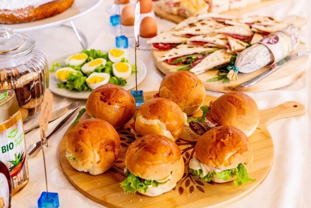 朝食ビュッフェ