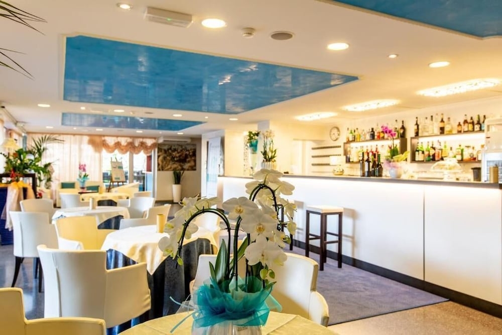 ロビー応接スペース