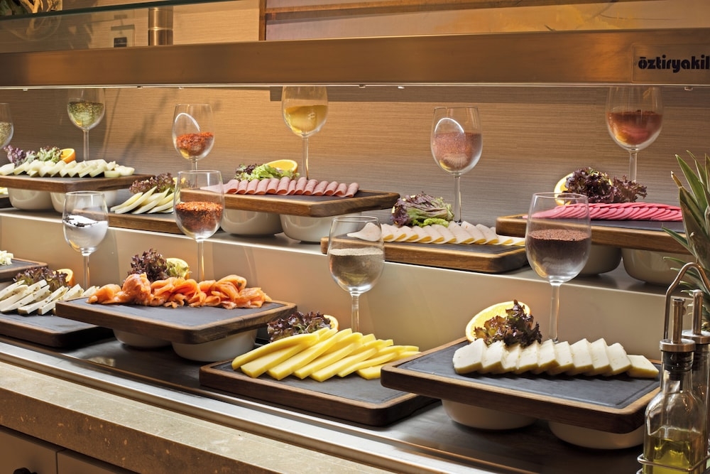 朝食ビュッフェ