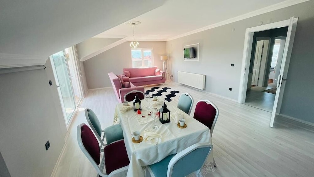 客室内のダイニングエリア