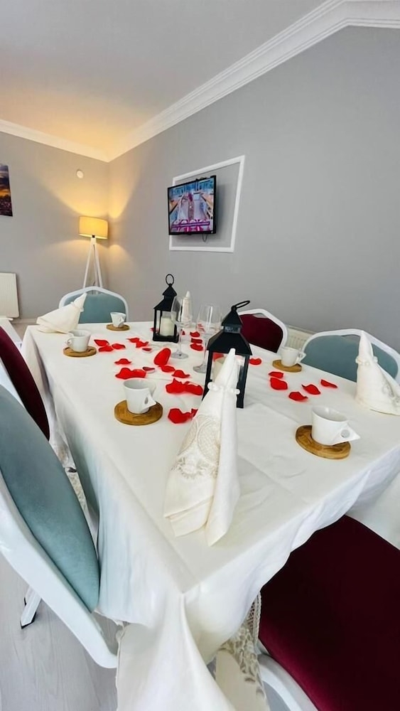 客室内のダイニングエリア