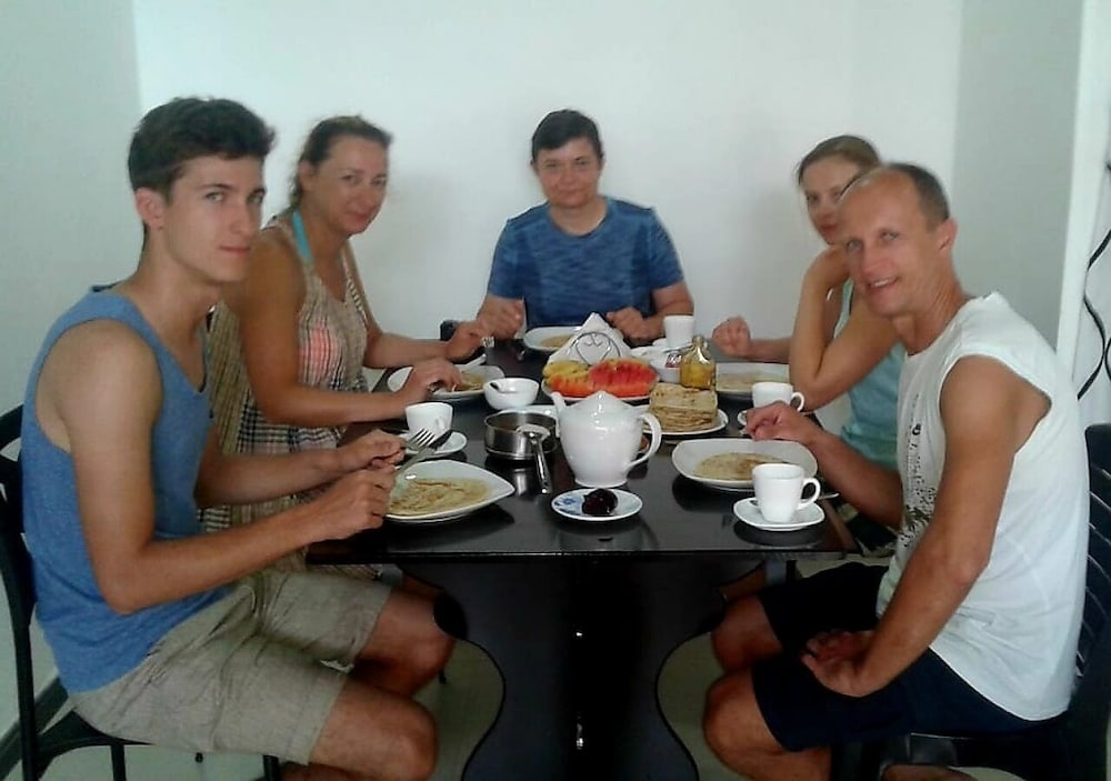 客室内のダイニングエリア