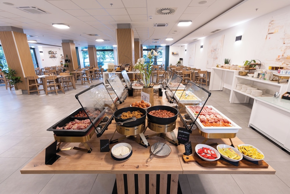 朝食ビュッフェ