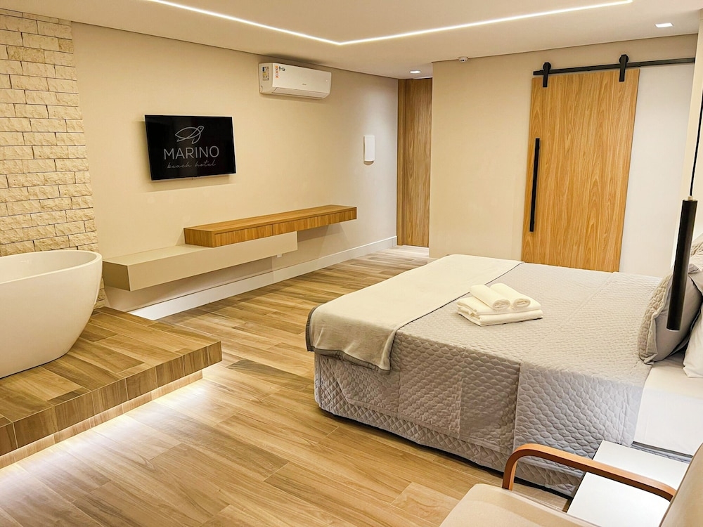 客室内のダイニングエリア