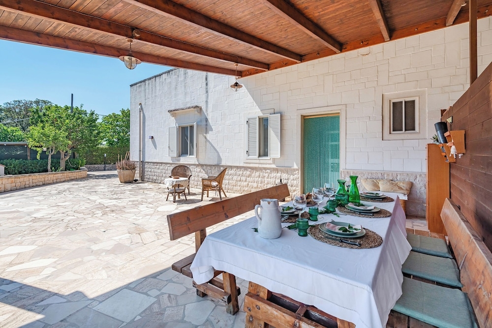 屋外ダイニングエリア