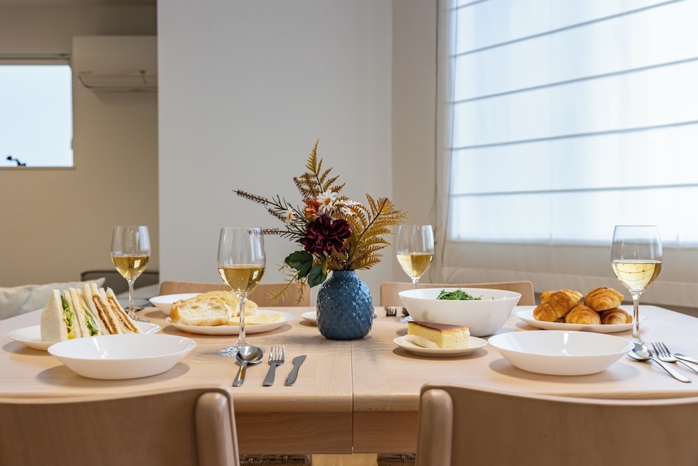 客室内のダイニングエリア