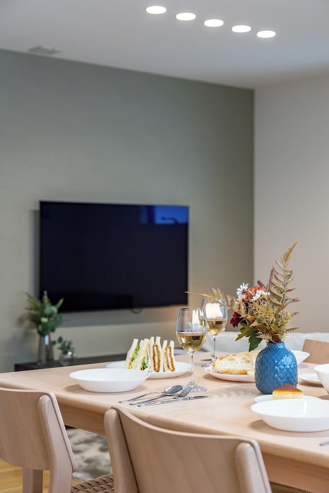 客室内のダイニングエリア