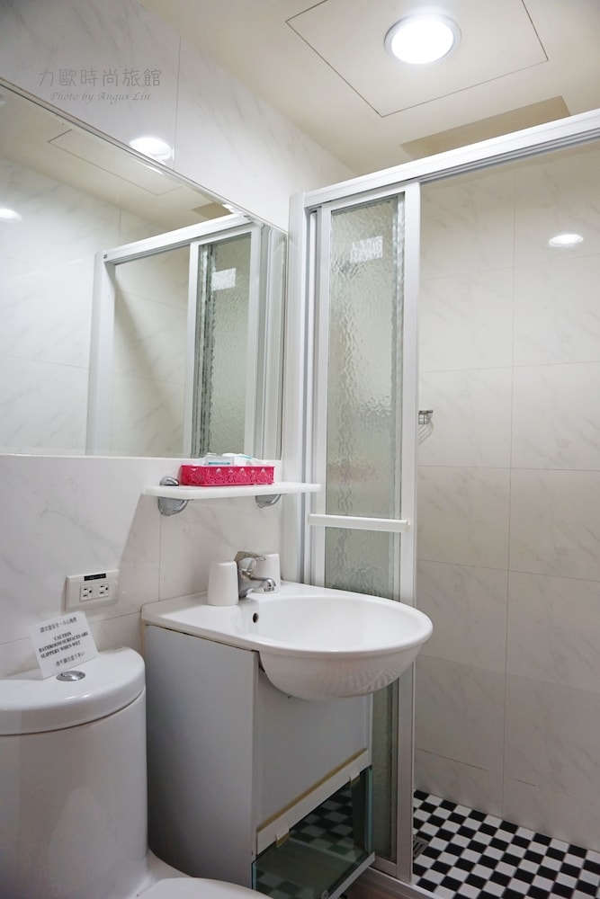 バスルームのシャワー