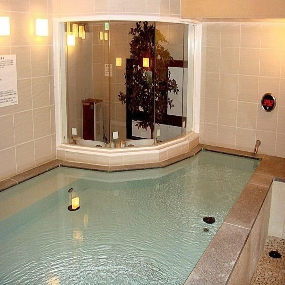 屋内スパ浴槽