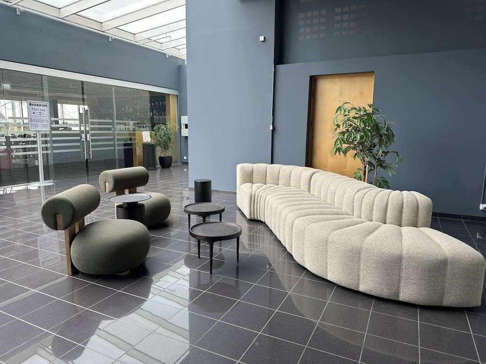 ロビー応接スペース