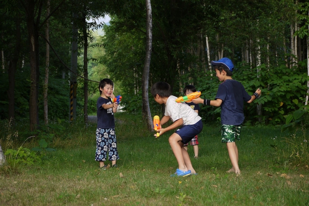 子供用の遊び場 - 屋外
