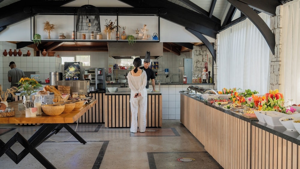 朝食ビュッフェ