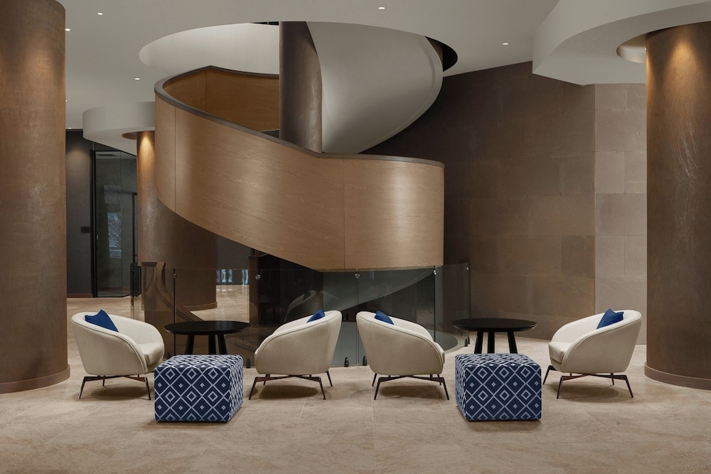 ロビーラウンジ