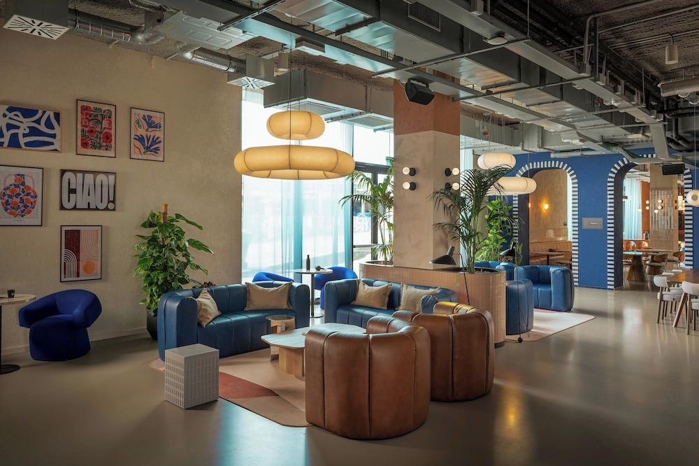 ロビーラウンジ