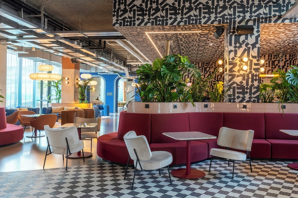 ロビーラウンジ