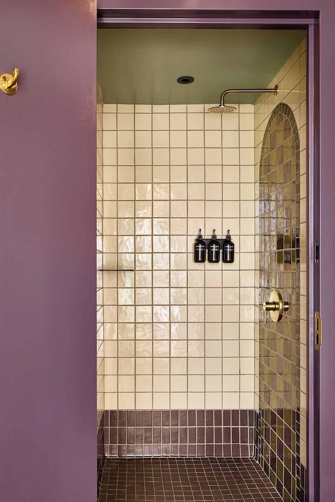 バスルームのシャワー