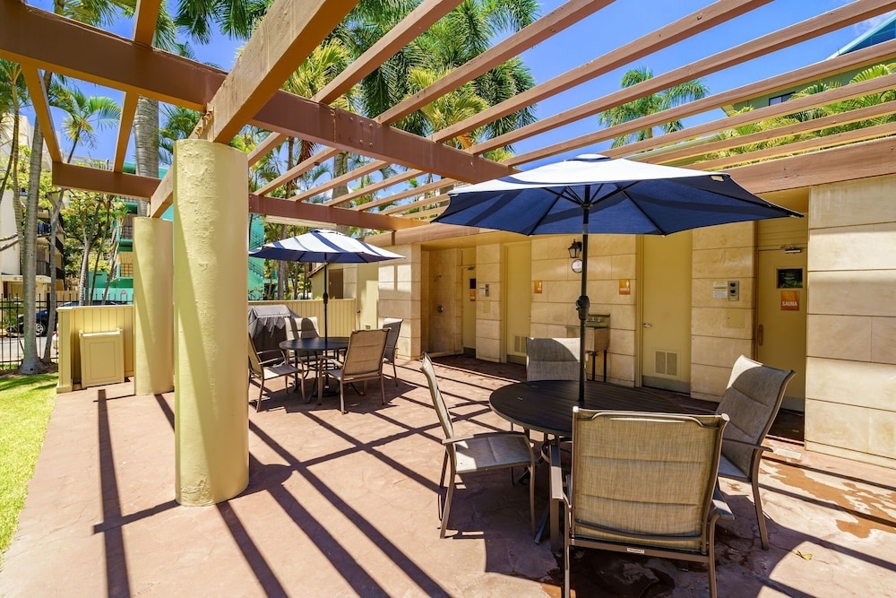 屋外ダイニングエリア