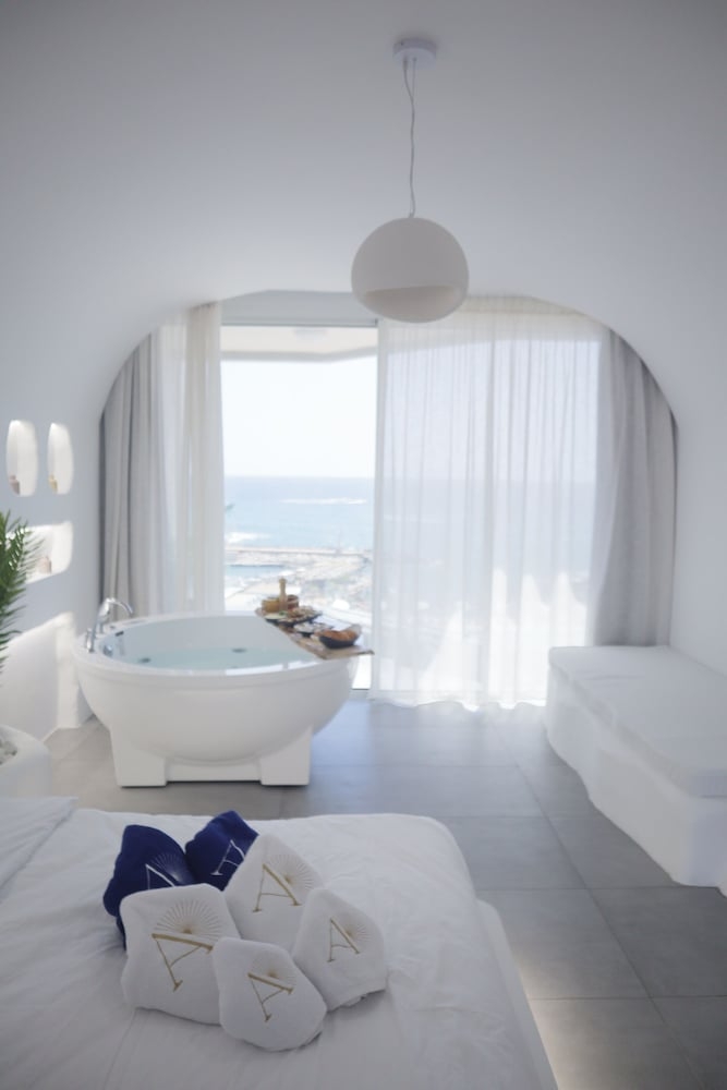 客室内のダイニングエリア