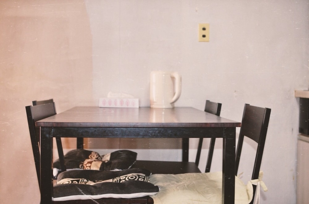 客室内のダイニングエリア