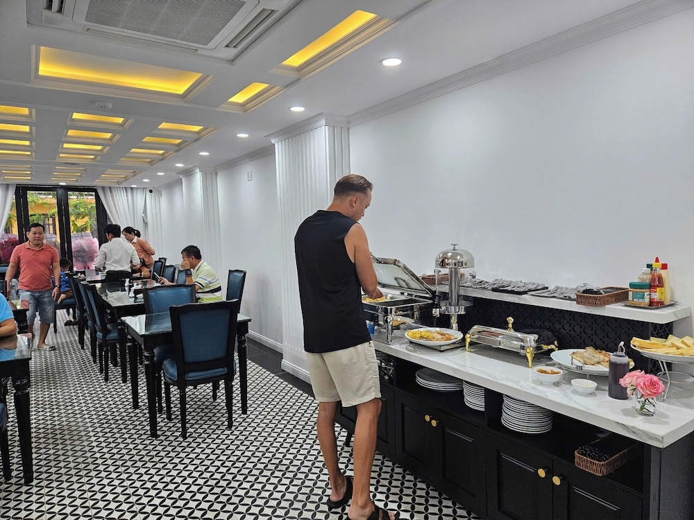 朝食ビュッフェ