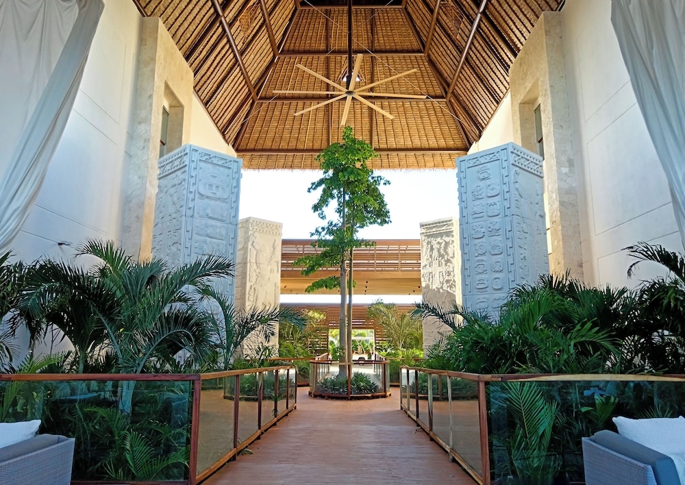 内部エントランス