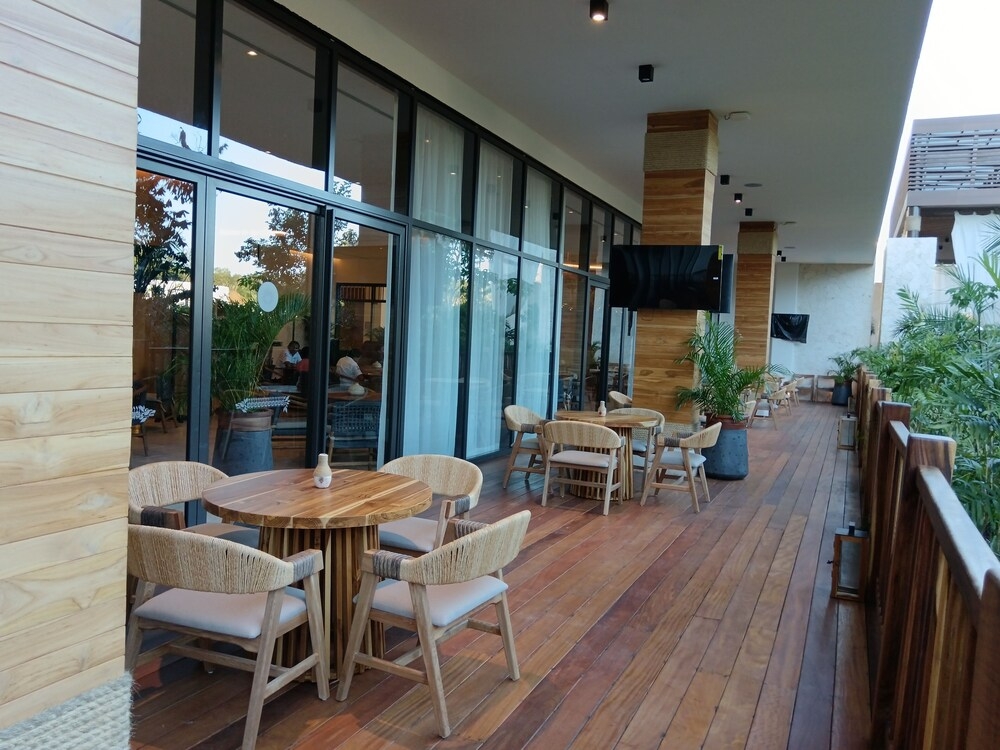 屋外ダイニングエリア