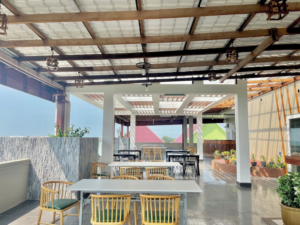 屋外ダイニングエリア