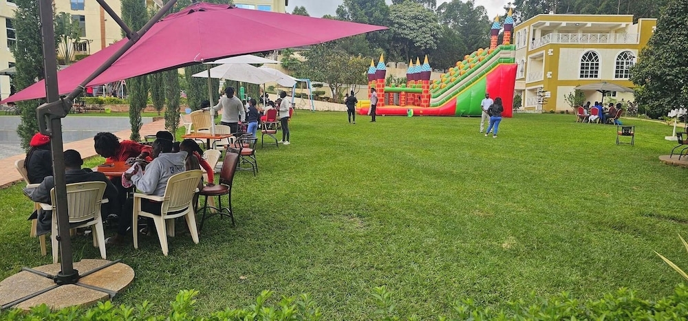 子供用の遊び場 - 屋外