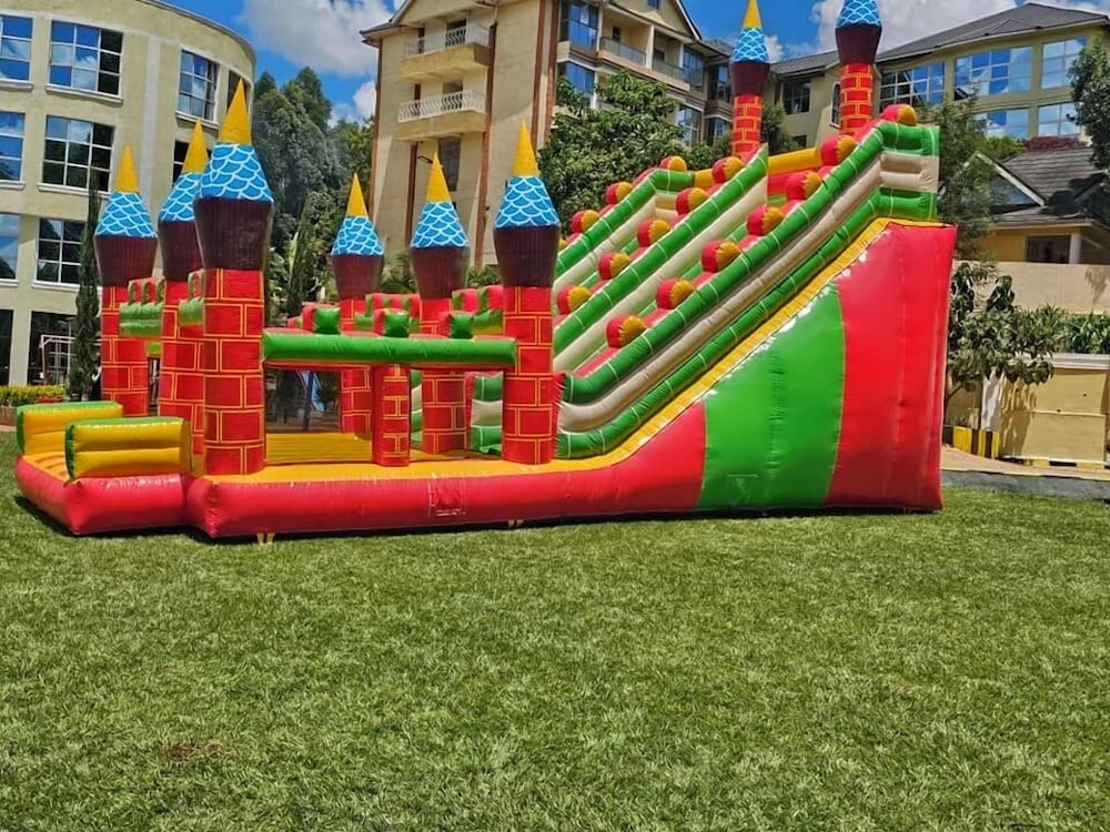 子供用の遊び場 - 屋外