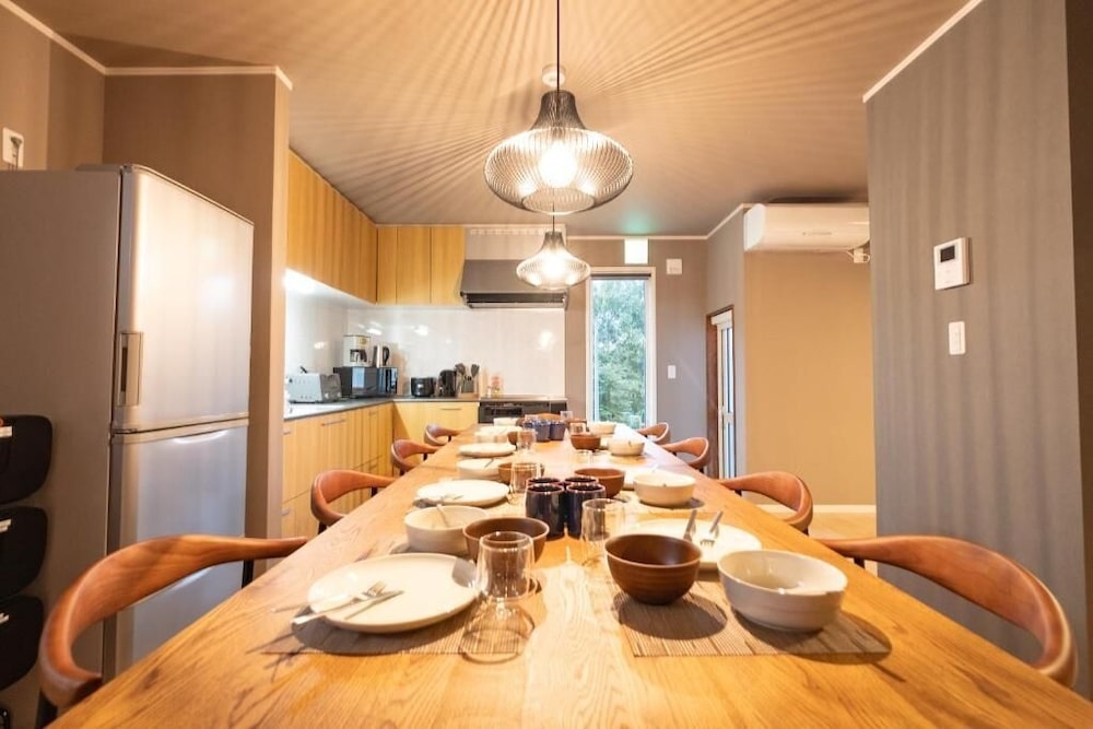 客室内のダイニングエリア