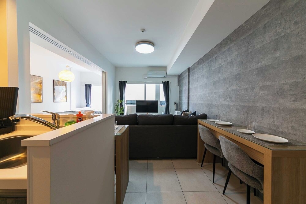 客室内のダイニングエリア