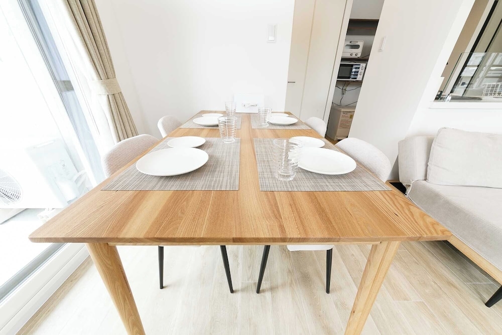 客室内のダイニングエリア