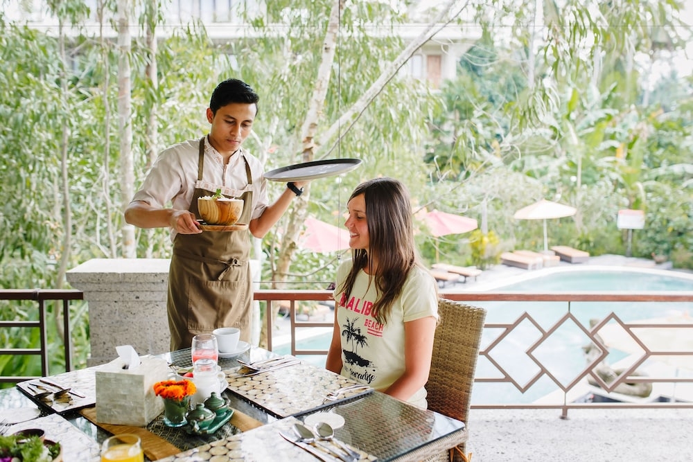 屋外ダイニングエリア