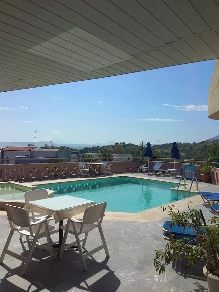 プールサイドバー