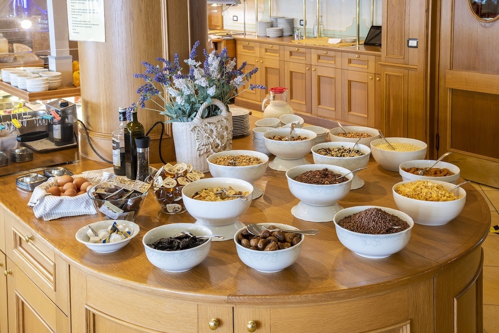 朝食ビュッフェ